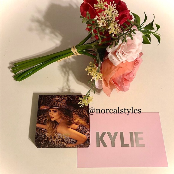 BNIB Limited Edition 4pc High Gloss Set - Picture 2 of 15